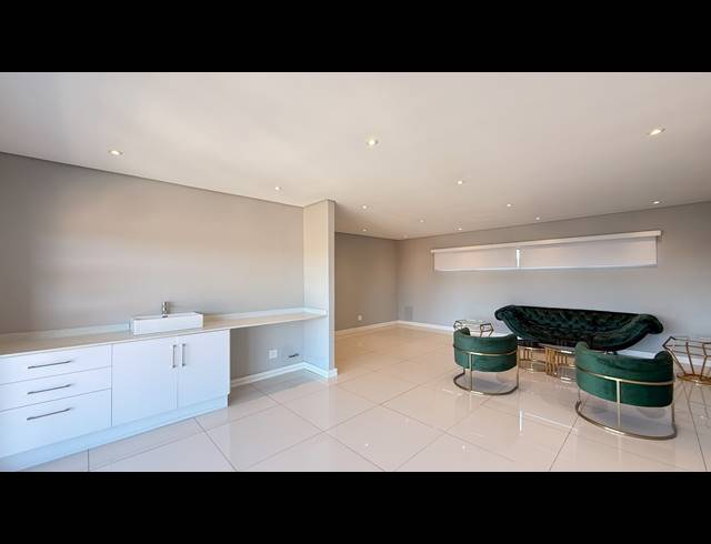 6 BEDROOM HOUSE FOR SALE IN IZINGA ESTATE